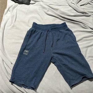 Under Armour fitted cotton shorts size medium